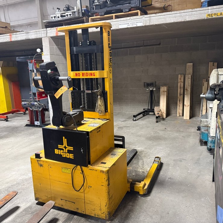 #2074 • Big Joe Electric Lift Truck