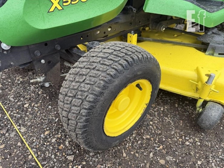 2021-john-deere-x590-image-7