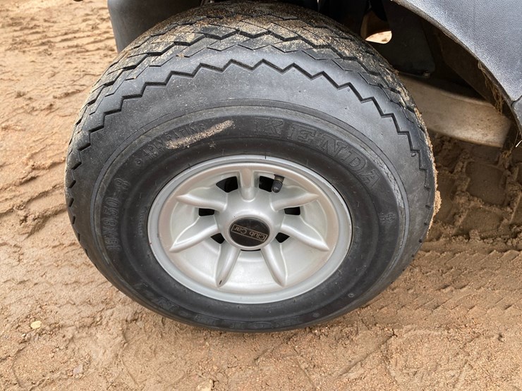 #1583-•-club-car-electric-golf-cart-with-charger-image-16