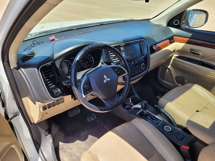2014-mitsubishi-outlander-image-19