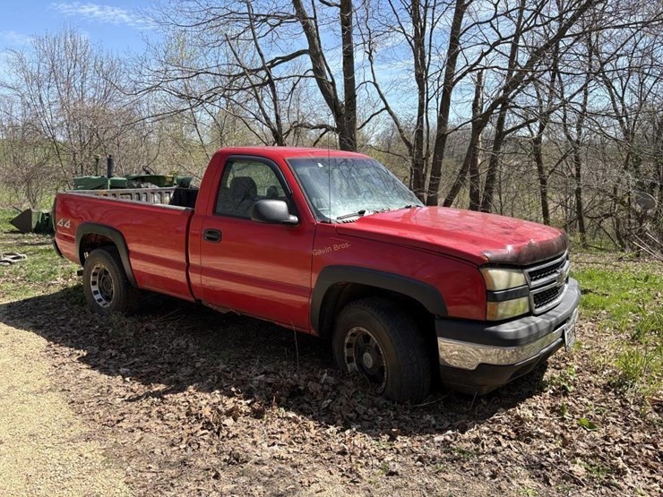 2005-chevrolet-1500-image-1