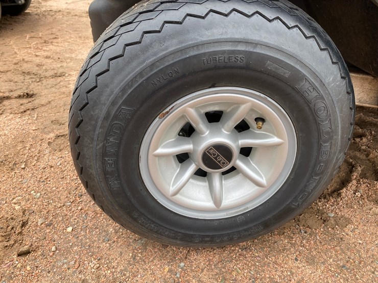 #1581-•-club-car-electric-golf-cart-with-charger-image-11