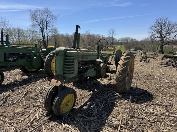 john-deere-b-image-2