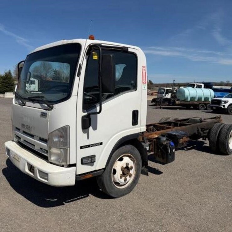 2015 ISUZU NRR