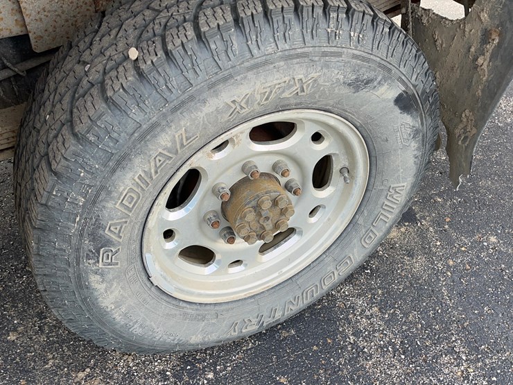 2006-chevrolet-silverado-2500-pickup-image-18