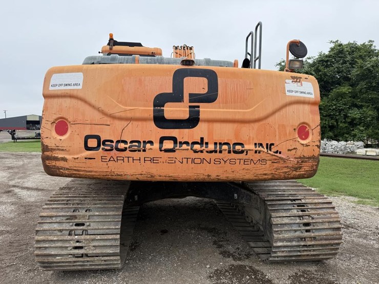 2011-doosan-dx225-lc-image-11