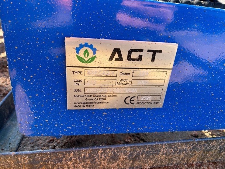 #4088-•-agt-hydraulic-auger-attachment-with-(3)-bits-image-9