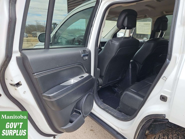 2014-jeep-compass-image-19
