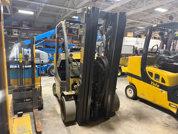 #2012-•-yale-forklift-(non-runner)-image-3