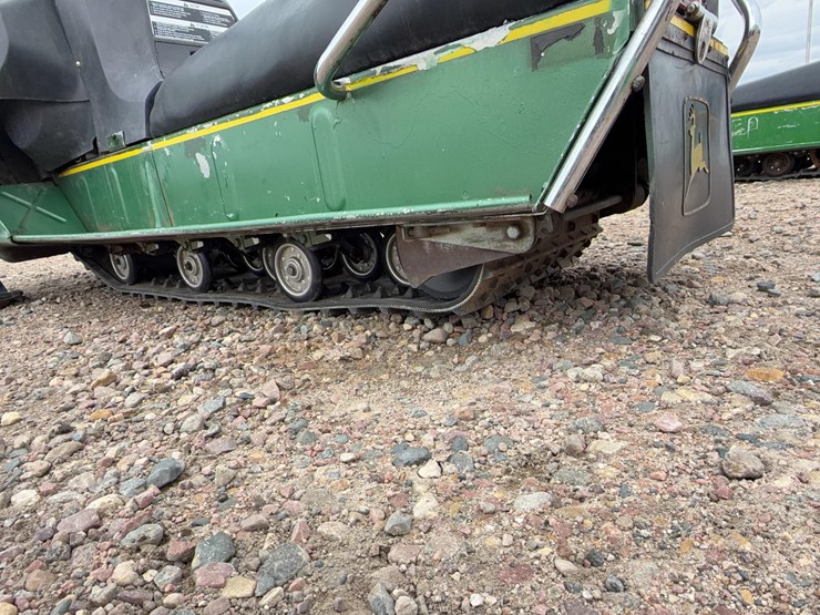 john-deere-400-image-12