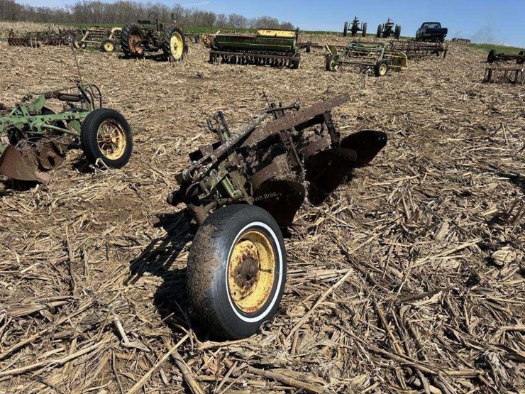 3-bottom-semi-mount-plow-image-4