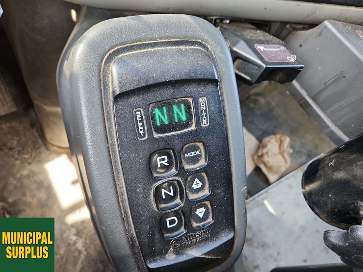 2016-international-workstar-7400-image-10