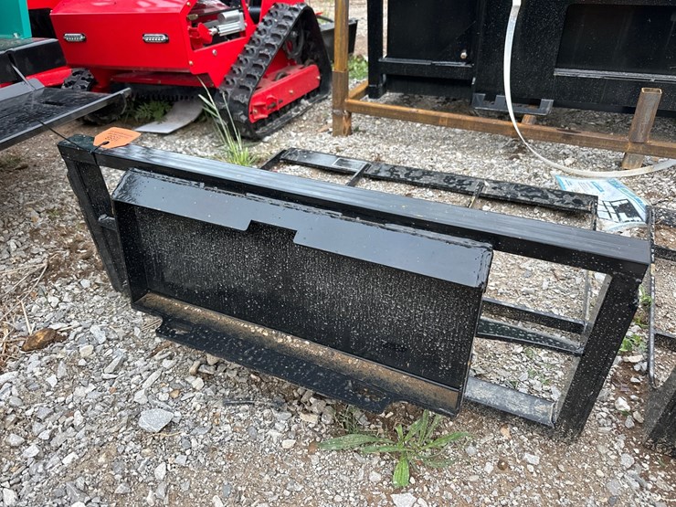 #1631-•-mini-skid-steer-land-leveler-image-3