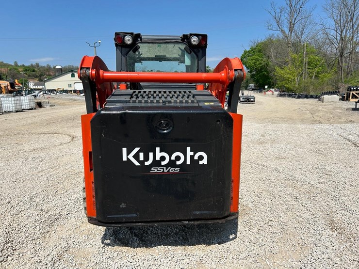 2016-kubota-ssv65-image-3