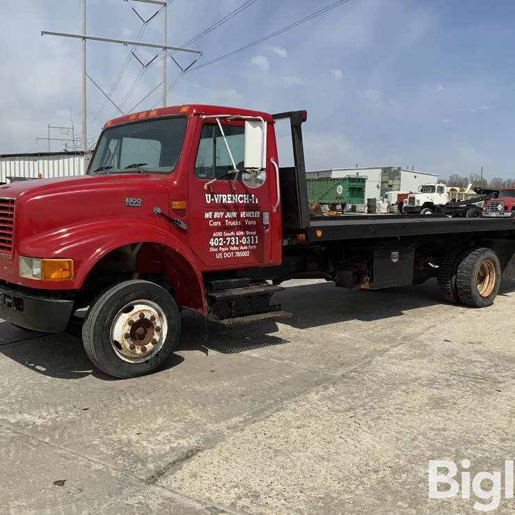 1999 INTERNATIONAL 4700