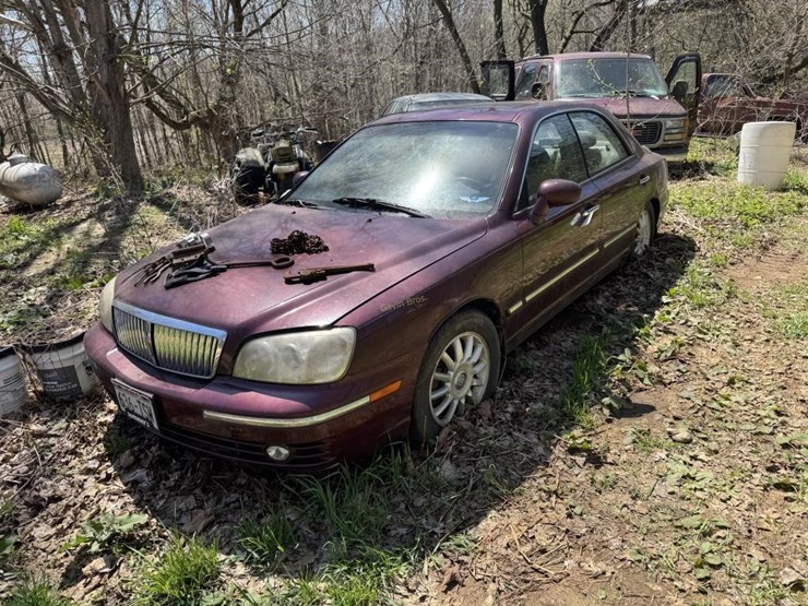 2004-hyundai-xg350l-sedan-image-2