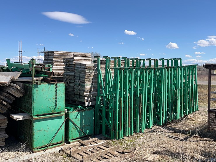 big-green-scaffolding-image-1