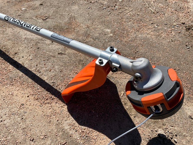#1534-•-husqvarna-330lk-hi-torq-weed-wacker-image-3