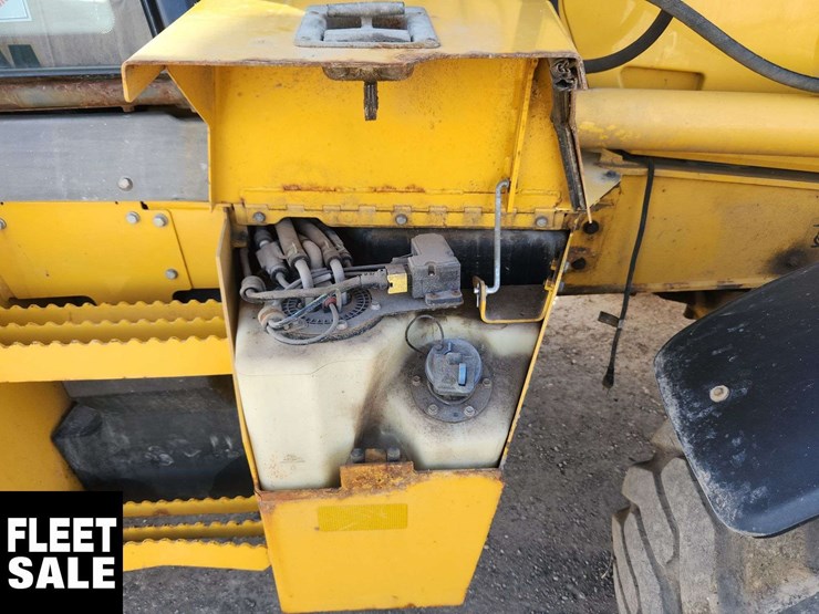 2017-deere-410l-image-27