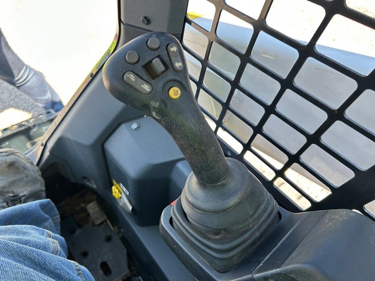 2024-bobcat-t66-image-25