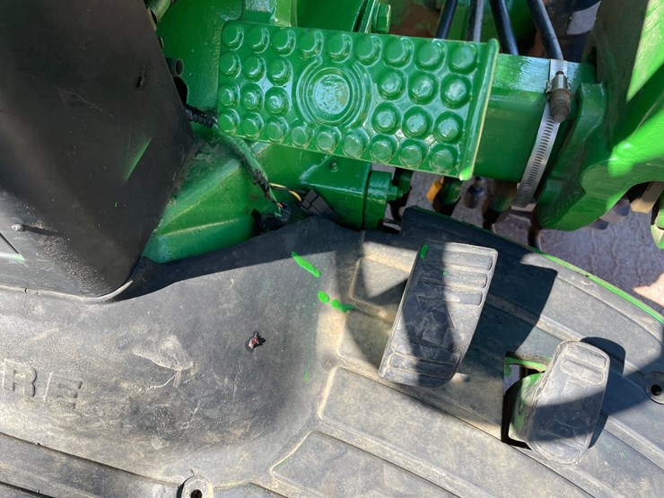 john-deere-4200-image-28