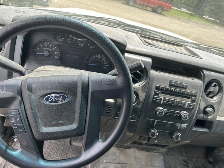 2014-ford-f150-xl-image-14