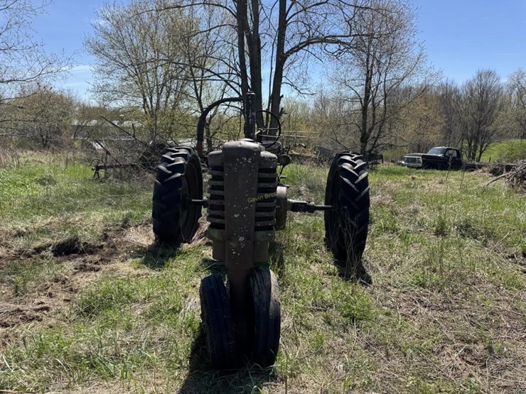 john-deere-b-image-3