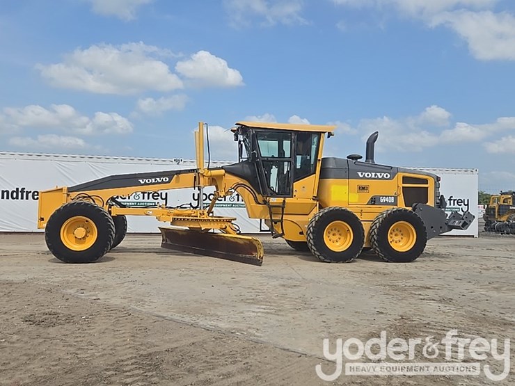 2012-volvo-g940b-image-2