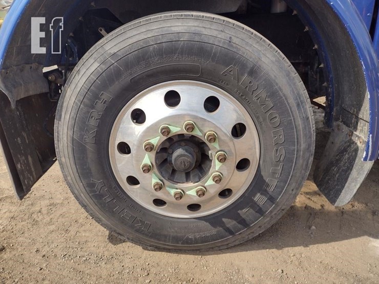 2012-peterbilt-389-image-19