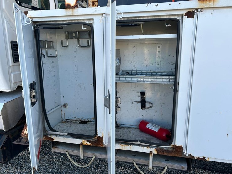 2016-international-durastar-4300-image-26