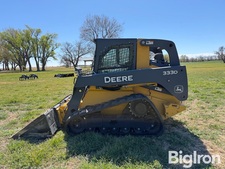 2011-deere-333d-image-8