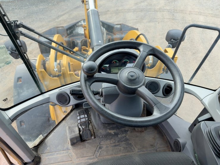 2020-caterpillar-930m-image-24