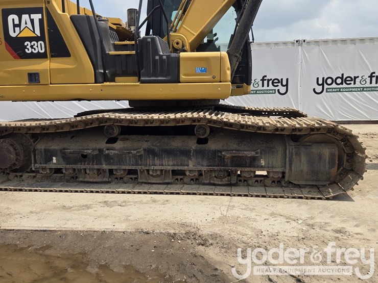 2019-caterpillar-330-image-15