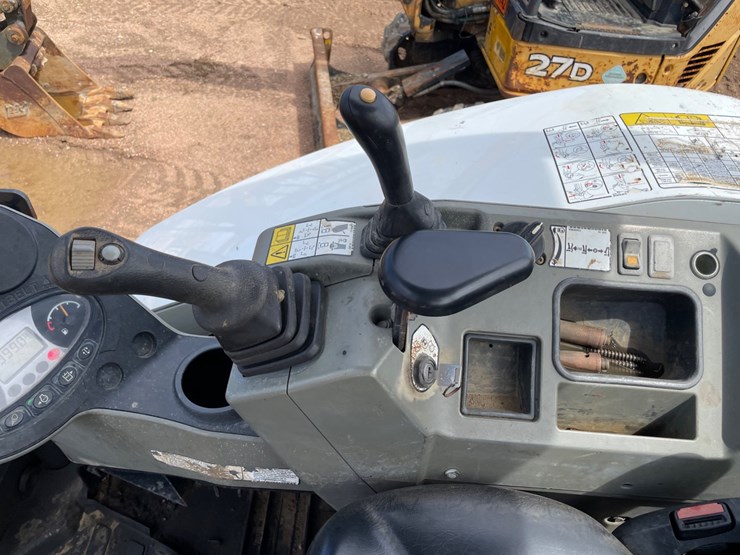 2020-bobcat-e32i-image-26