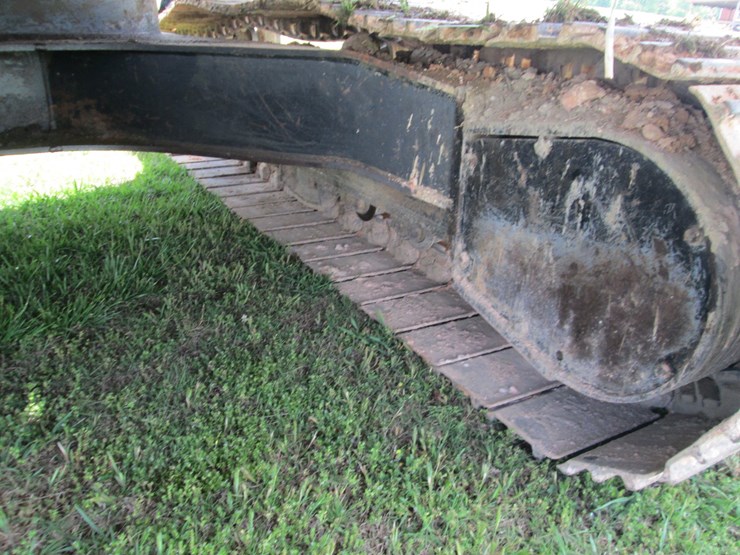 deere-200-lc-image-11