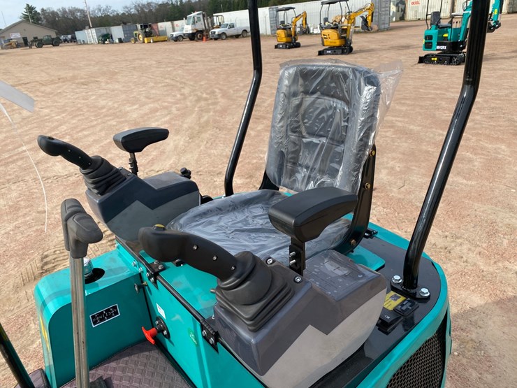 #5500-•-2026-cfg-kv15r-mini-excavator-image-12