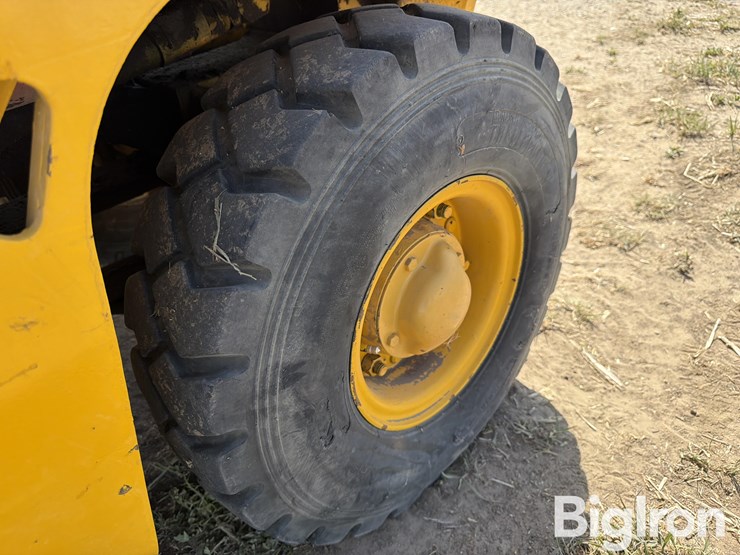 caterpillar-v40b-image-19