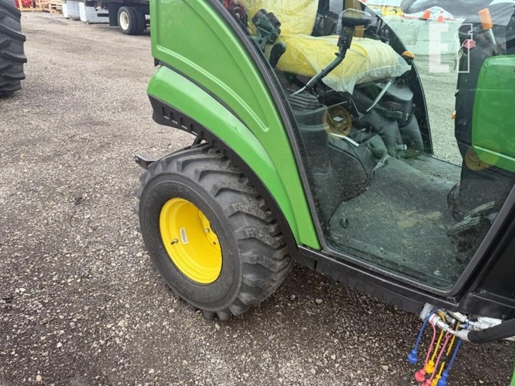 2021-john-deere-1025r-image-19