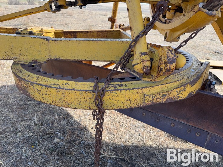 caterpillar-12-image-19