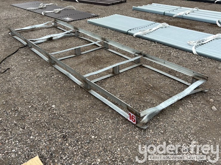 unused-forklift-metal-pallet,-w3’×-h10’-image-3