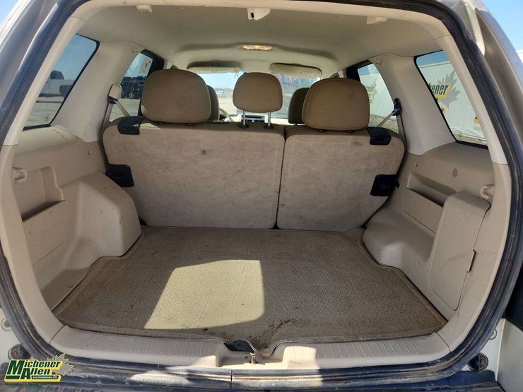 2010-ford-escape-xlt-image-22