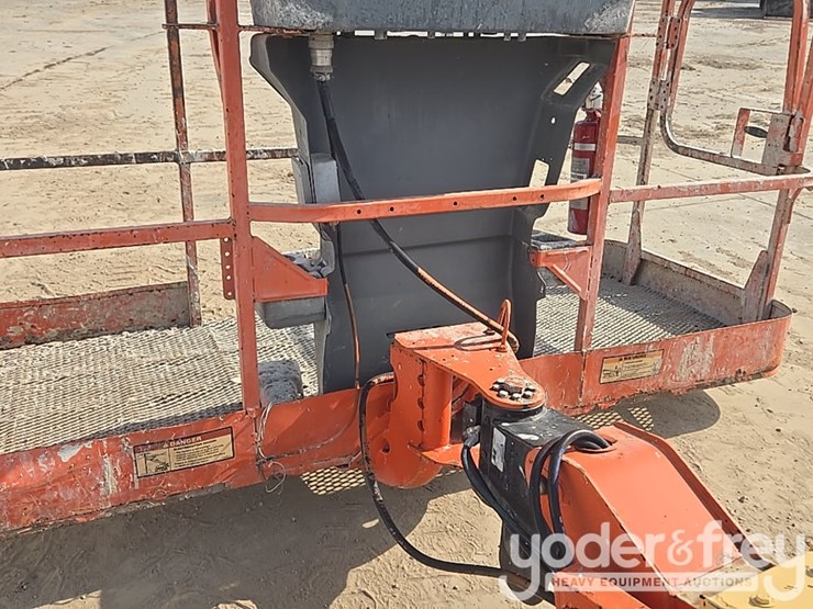 2008-jlg-400s-image-21