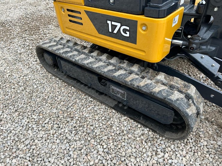 2023-deere-17g-image-11