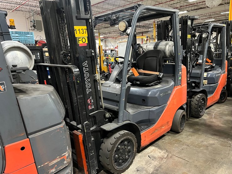 #2004-•-toyota-4500-lb.-forklift-image-1