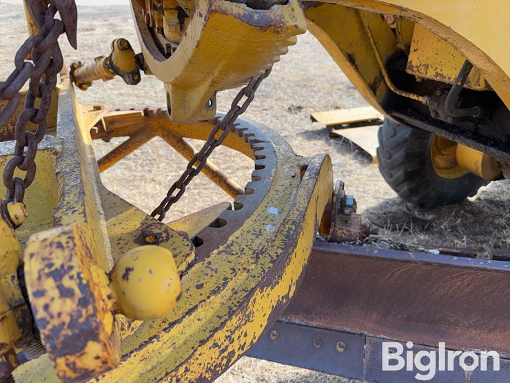 caterpillar-12-image-20