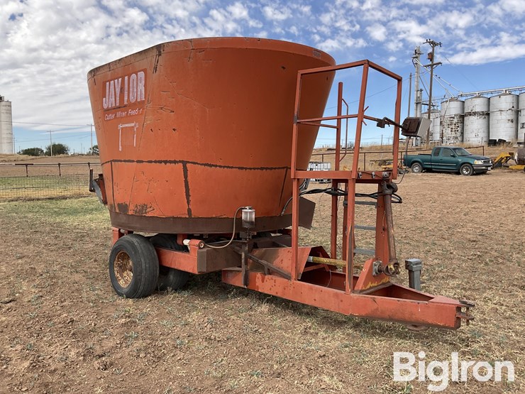jay-lor-600-direct-3ii-vertical-mixer/feeder-image-3