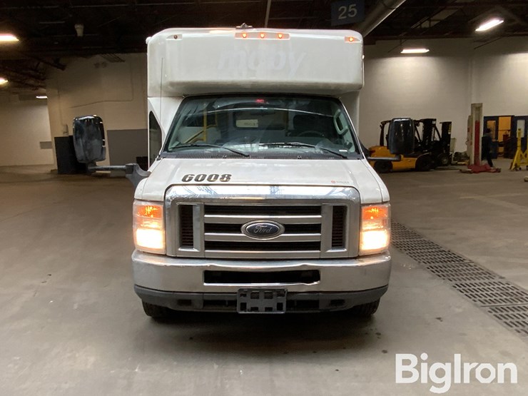 2018-ford-e450-image-2