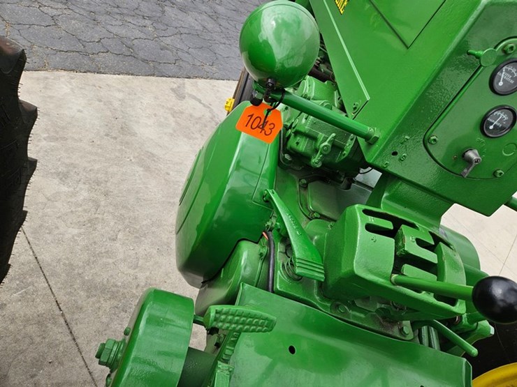 1955-john-deere-60-image-28