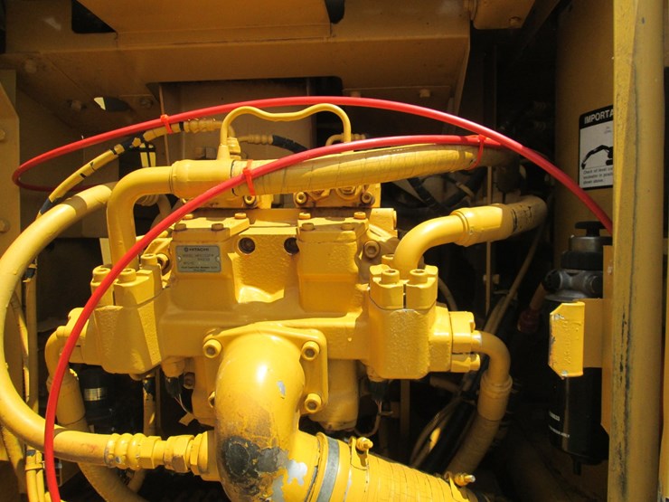 deere-200-lc-image-19