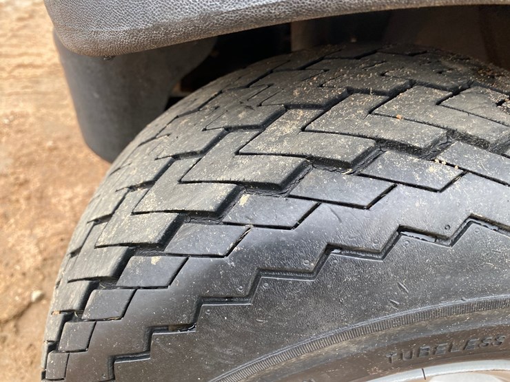 #1582-•-club-car-electric-golf-cart-with-charger-image-15